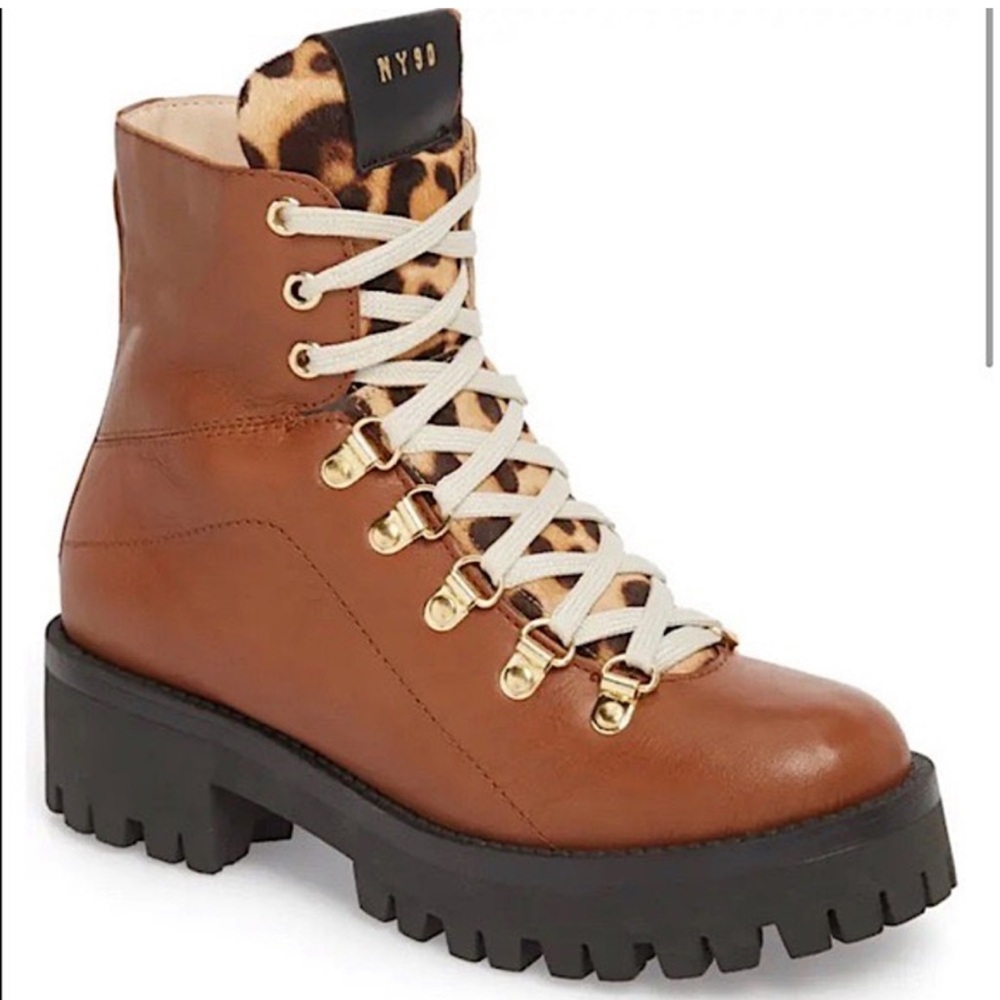 NEVER WORN Steve Madden Boom NY90 boots